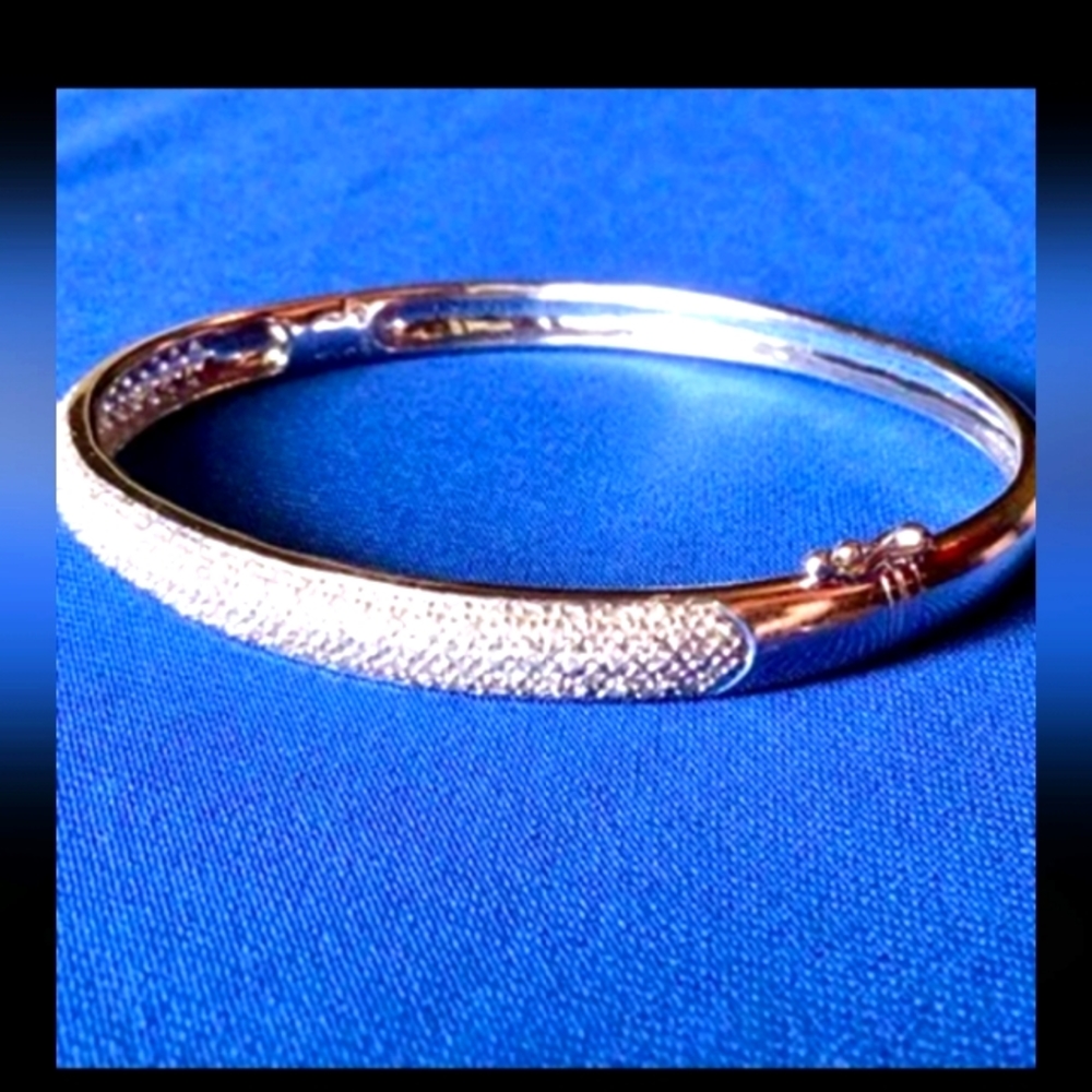 Diamond 1.00cttw Bangle Bracelet 14k White Gold